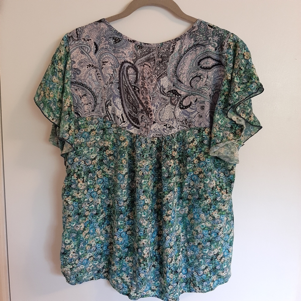 One World top - Picture 2 of 8